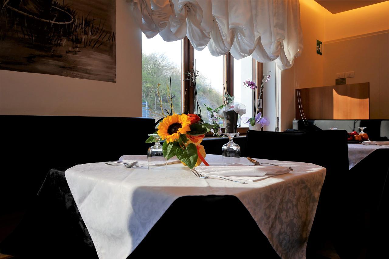 Albergo De March Farra d'Alpago Exterior photo