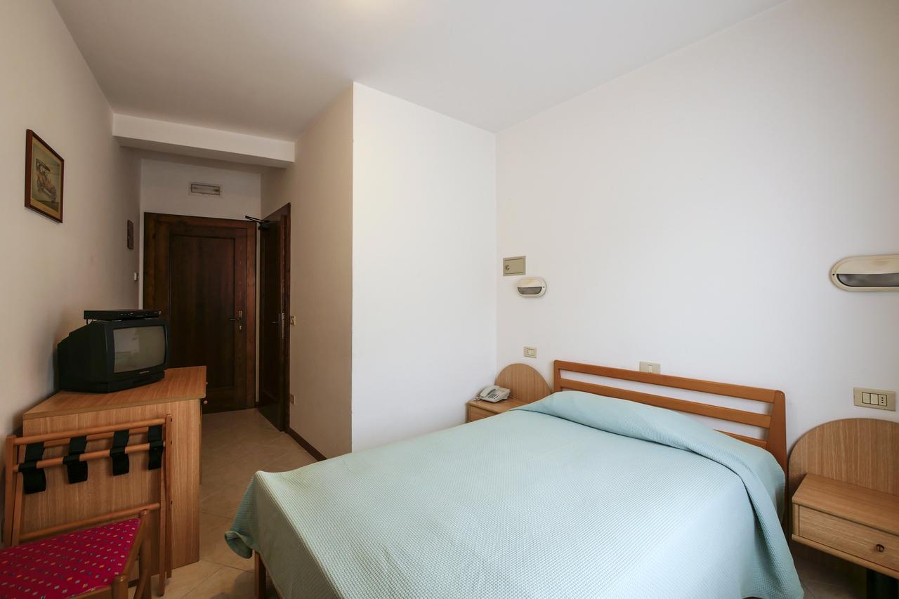 Albergo De March Farra d'Alpago Exterior photo
